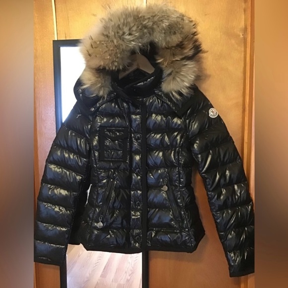 Armoise Short Down Jacket size 0 Verified-Certified Moncler Excellent Condition - Picture 4 of 12